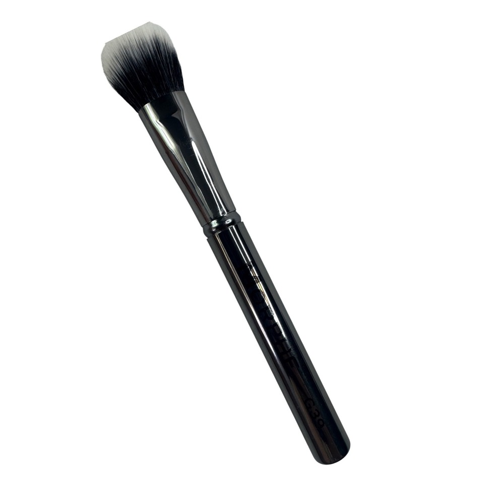 Morphe G39 Gunmetal Deluxe Buffer Makeup Brush‎ Synthetic Bristles Silver Handle